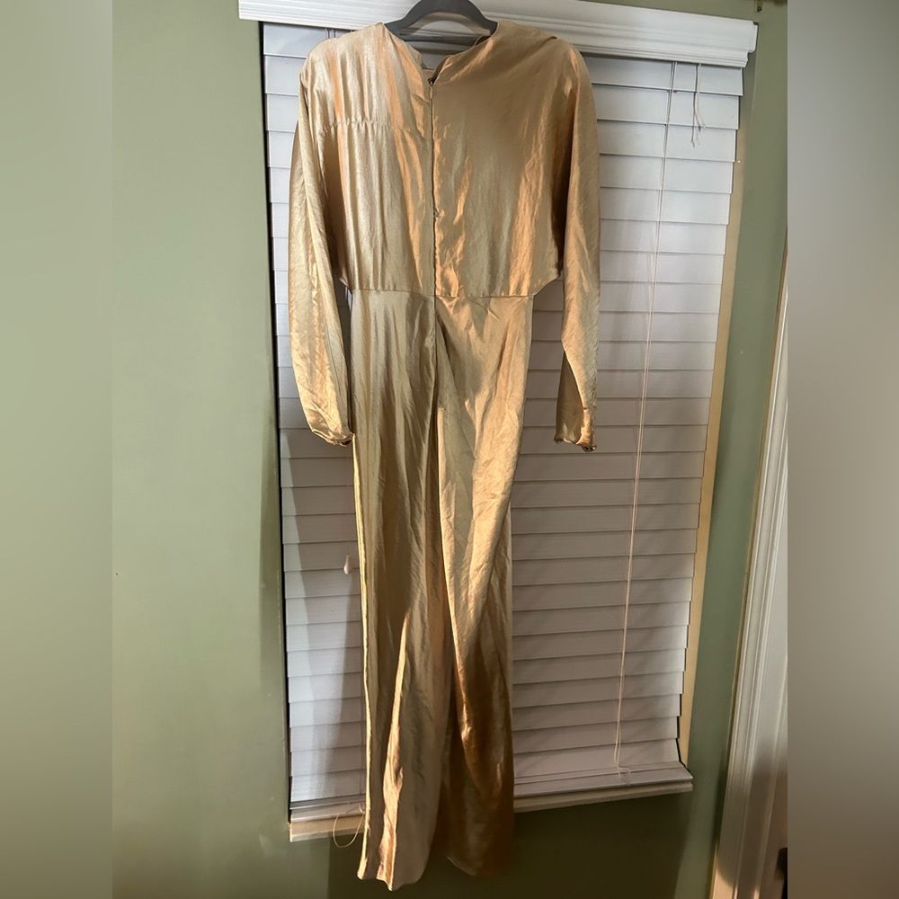 Golden tan I think .. never wore brand new . Got it from a modest brand